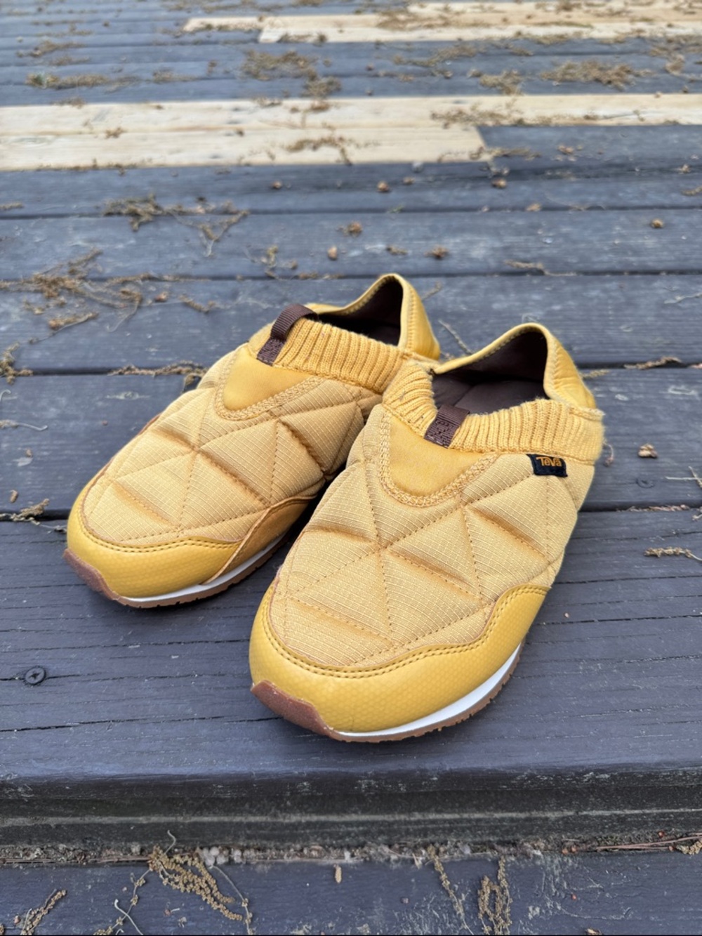 Teva Quilted Slip-On Sneakers in Mustard Yellow size 8